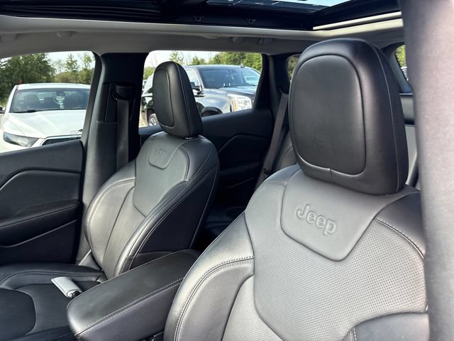 Used 2022 Jeep Cherokee Latitude Lux w/ Sun & Sound Group AWD/4WD image 9