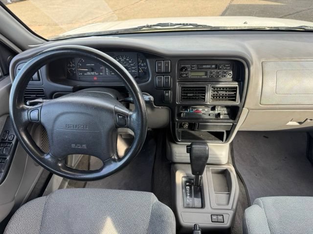 Used 1997 Isuzu Rodeo S RWD image 17
