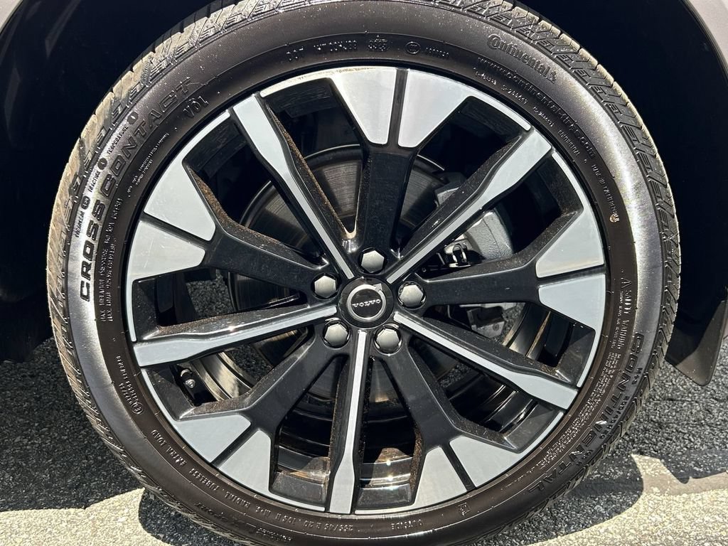 New 2026 Volvo XC60 B5 Plus w/ Protection Package Premier AWD/4WD image 13