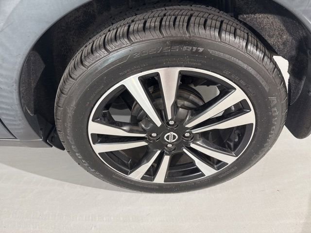 Used 2018 Nissan Kicks SR FWD image 7