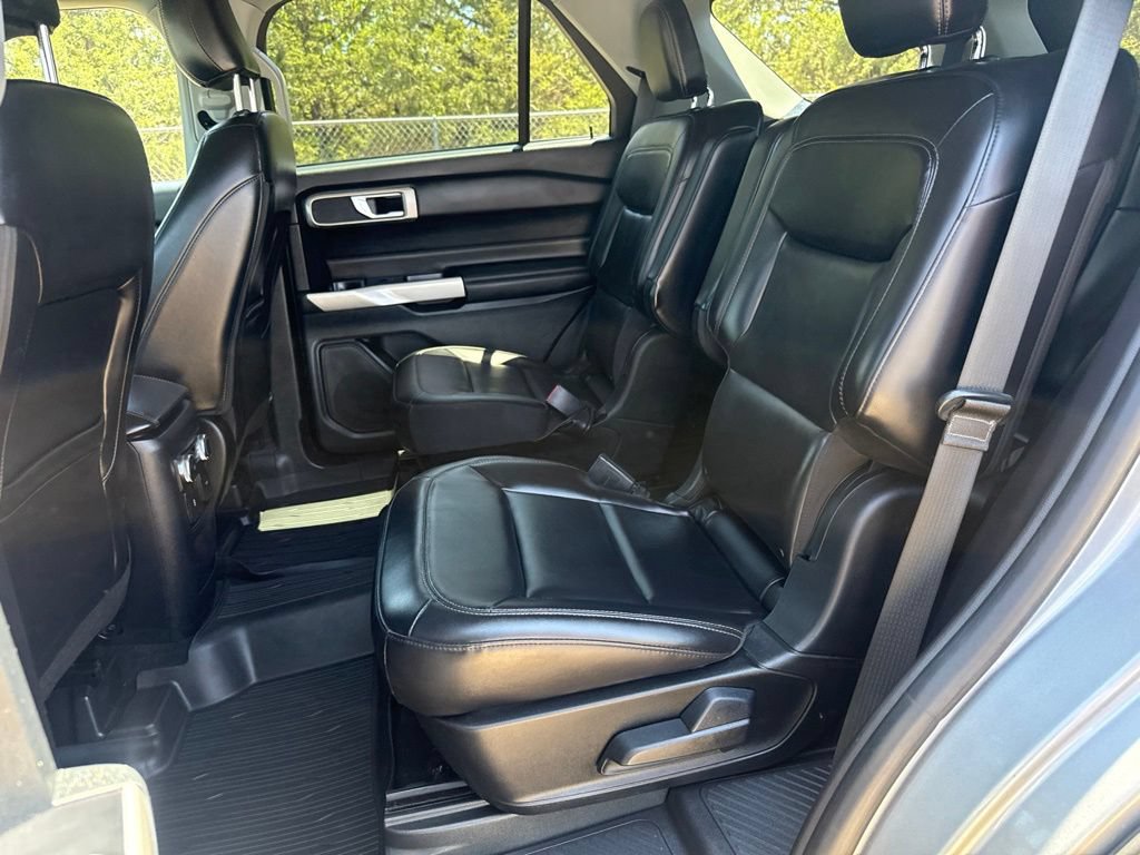 Used 2021 Ford Explorer XLT w/ Equipment Group 202A RWD image 29
