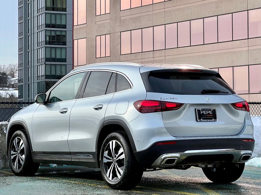 Used 2026 Mercedes-Benz GLA 250 4MATIC image 5