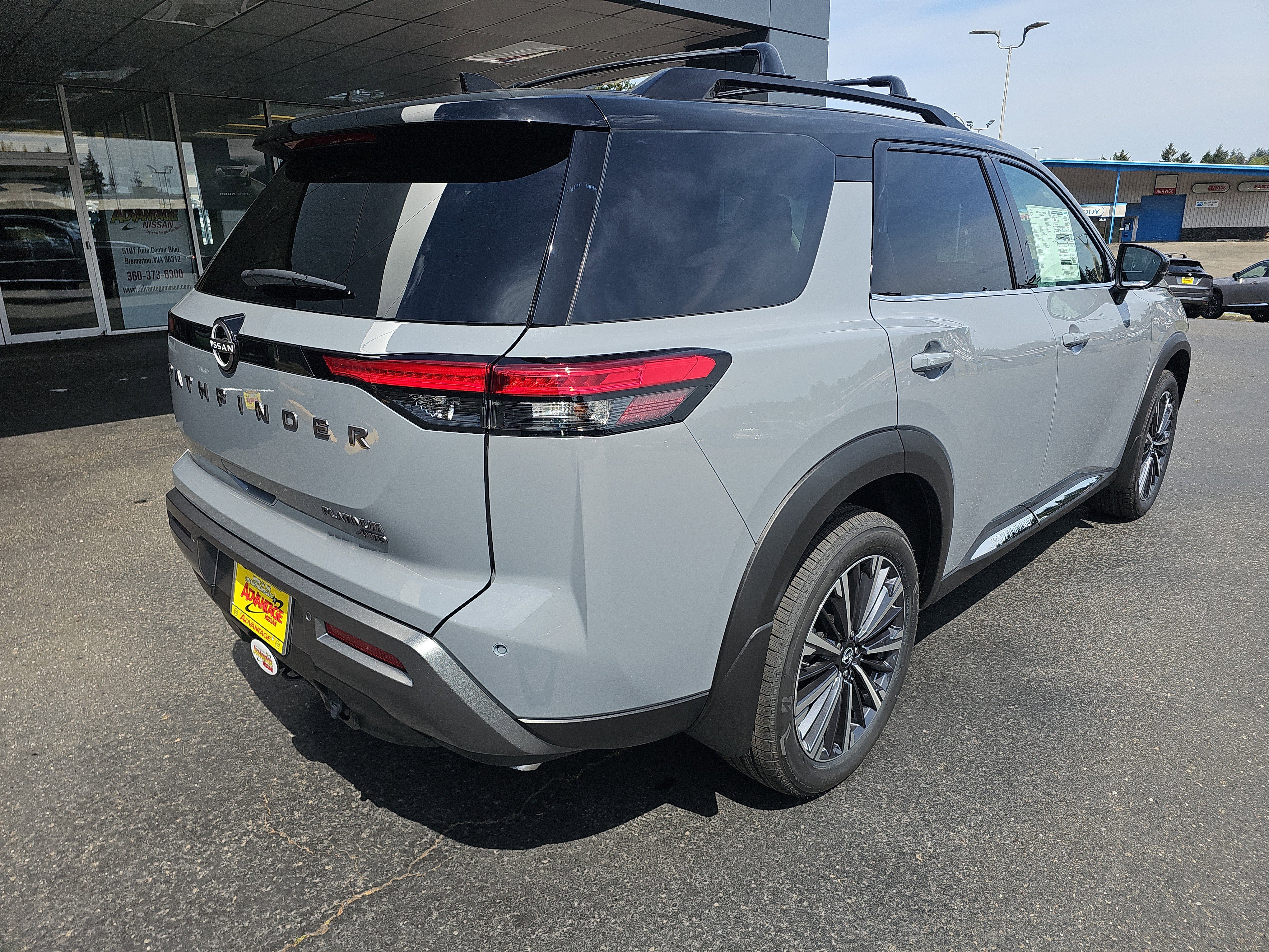New 2026 Nissan Pathfinder Platinum AWD/4WD image 5