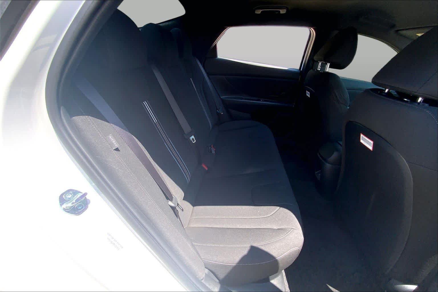 Used 2025 Hyundai Elantra SEL FWD image 20