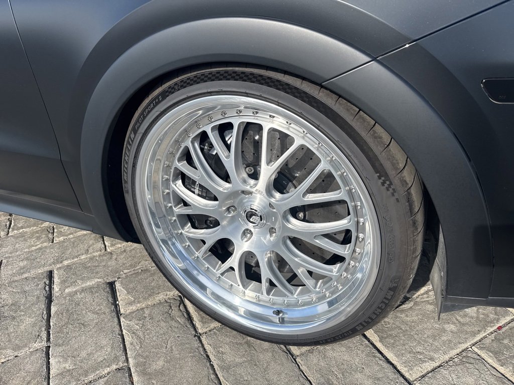 Used 2024 Porsche Cayenne Turbo GT image 4