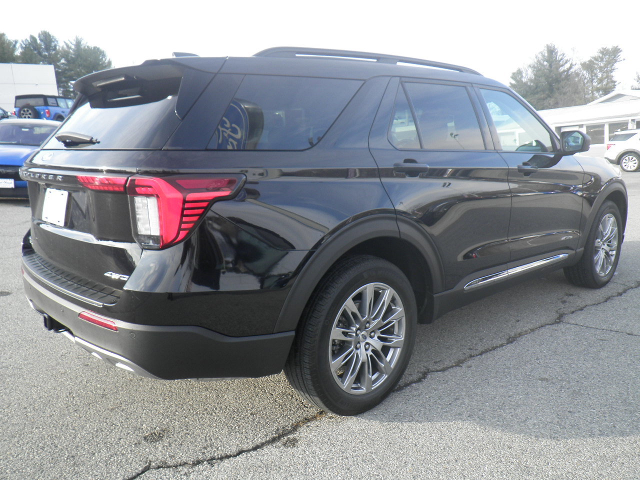 Certified 2025 Ford Explorer Active w/ Active Comfort Package image 6