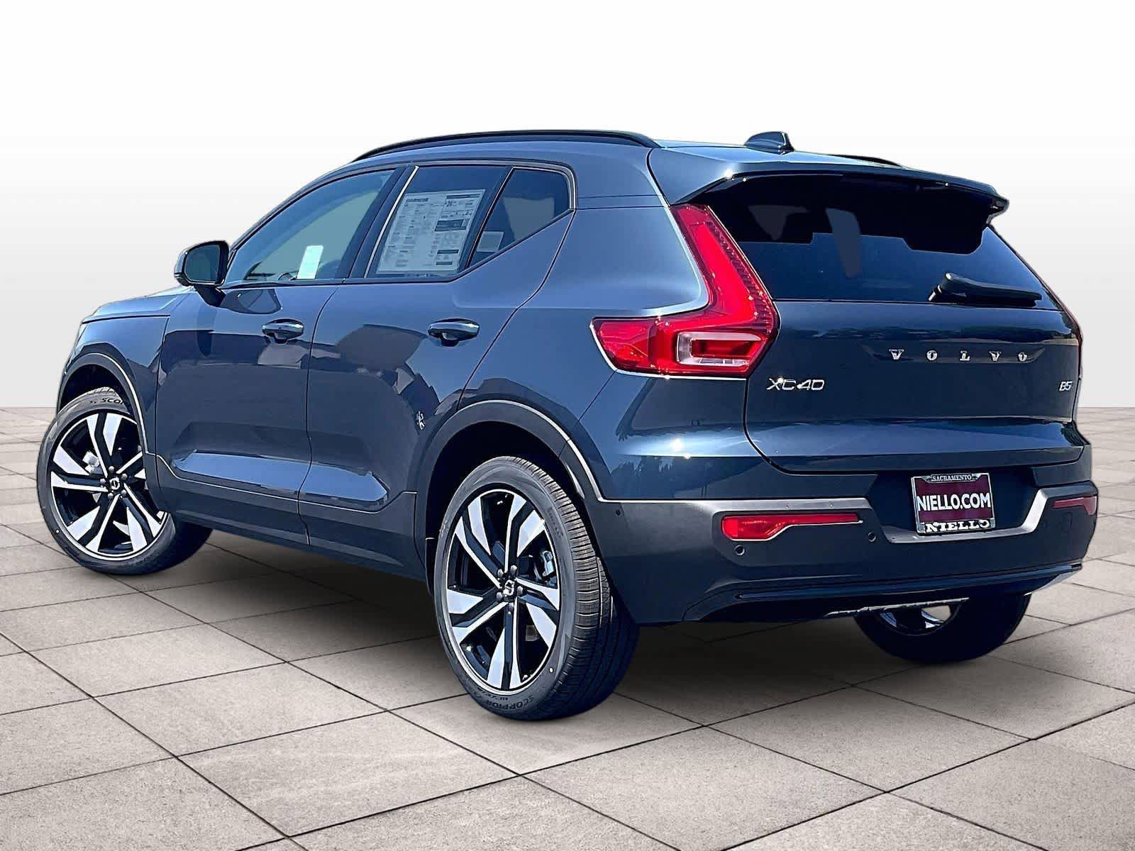 New 2026 Volvo XC40 B5 Plus w/ Protection Package Premier AWD/4WD image 3