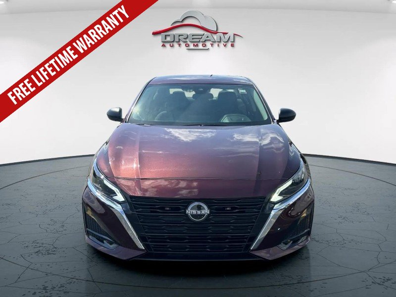 Used 2024 Nissan Altima 2.5 SV FWD image 2