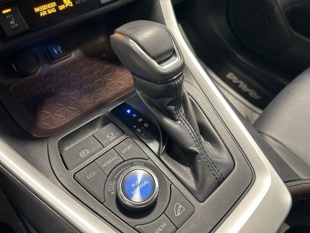 Used 2019 Toyota RAV4 Limited AWD/4WD image 22