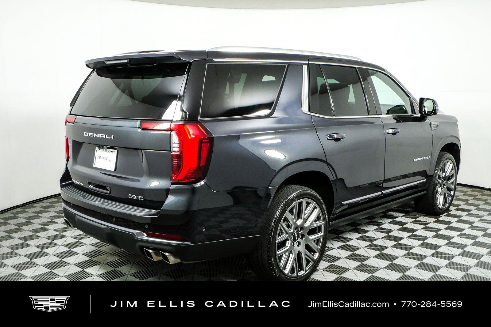 Used 2025 GMC Yukon Denali Ultimate AWD/4WD image 3