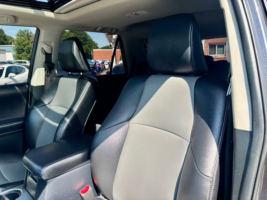 Used 2023 Toyota 4Runner SR5 Premium w/ Moonroof Package AWD/4WD image 17