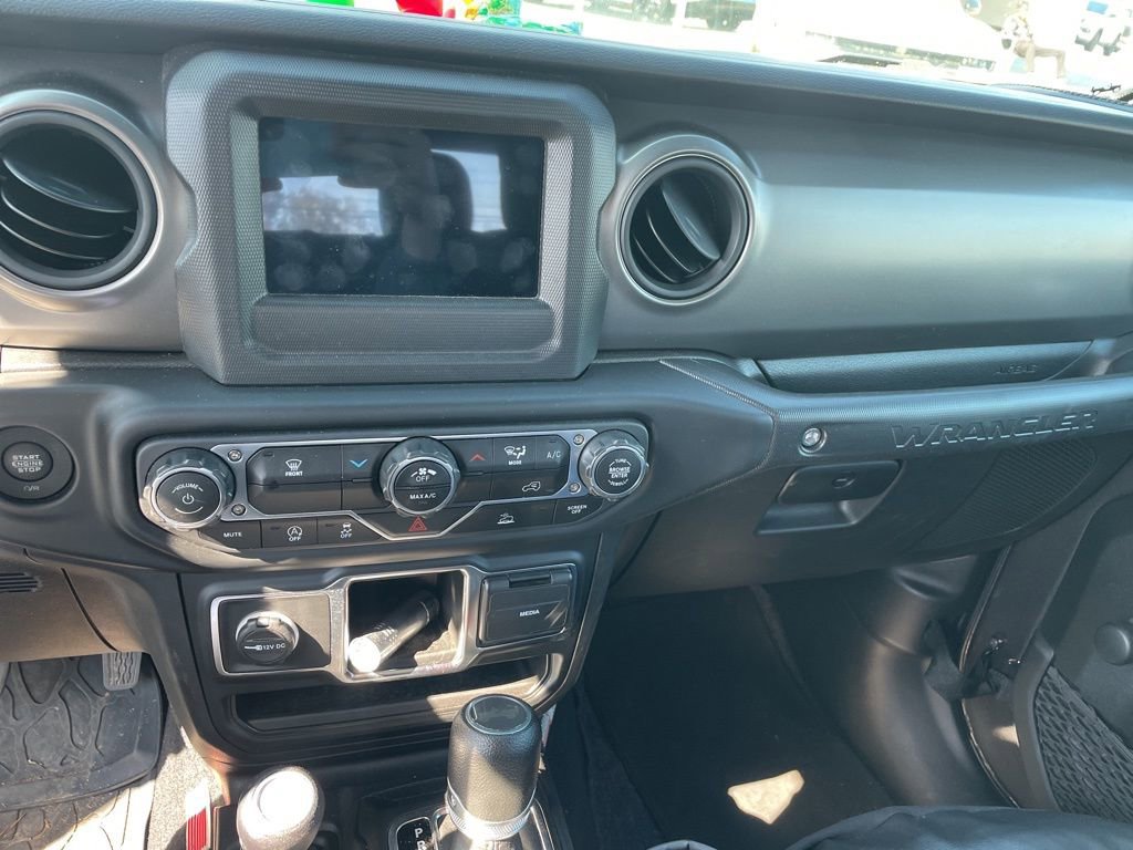 Used 2023 Jeep Wrangler Sport image 5