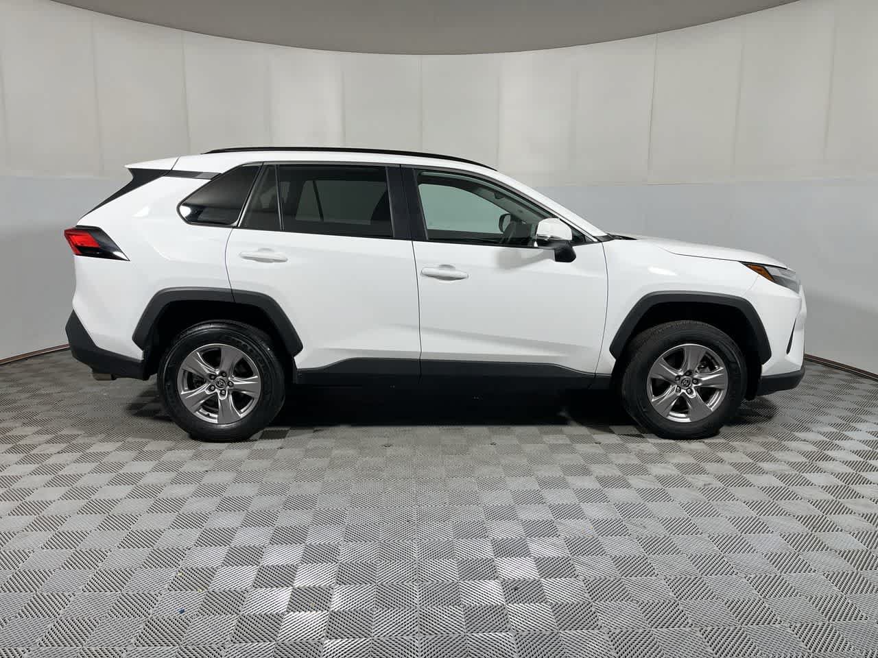 Used 2025 Toyota RAV4 XLE FWD image 9