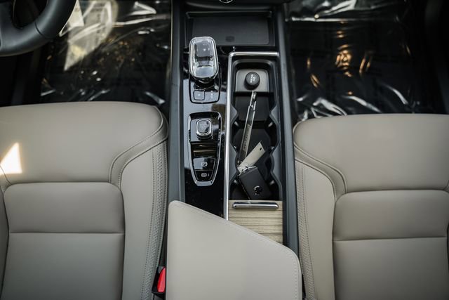 New 2026 Volvo XC60 B5 Plus w/ Climate Package image 28