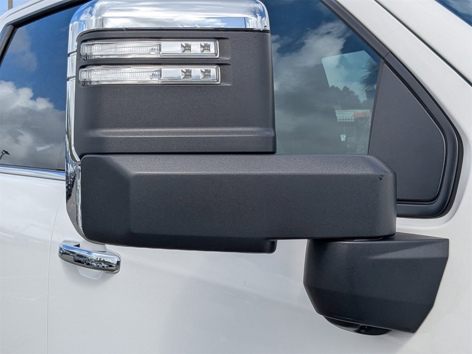 Used 2024 Chevrolet Silverado 2500 LTZ image 10