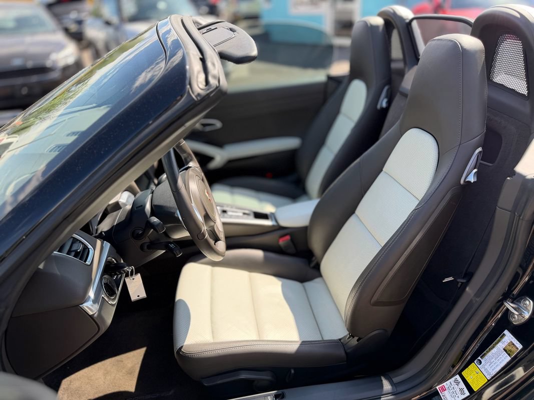Used 2013 Porsche Boxster S RWD image 6