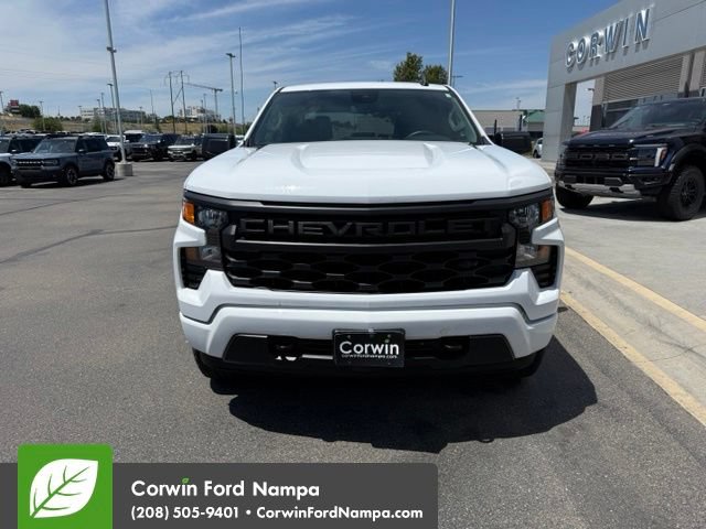 Used 2025 Chevrolet Silverado 1500 Custom w/ Turbomax Blackout Package AWD/4WD image 3