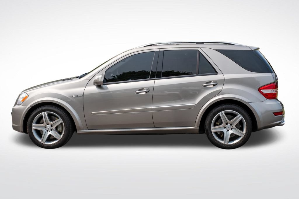 Used 2009 Mercedes-Benz ML 63 AMG 4MATIC image 3