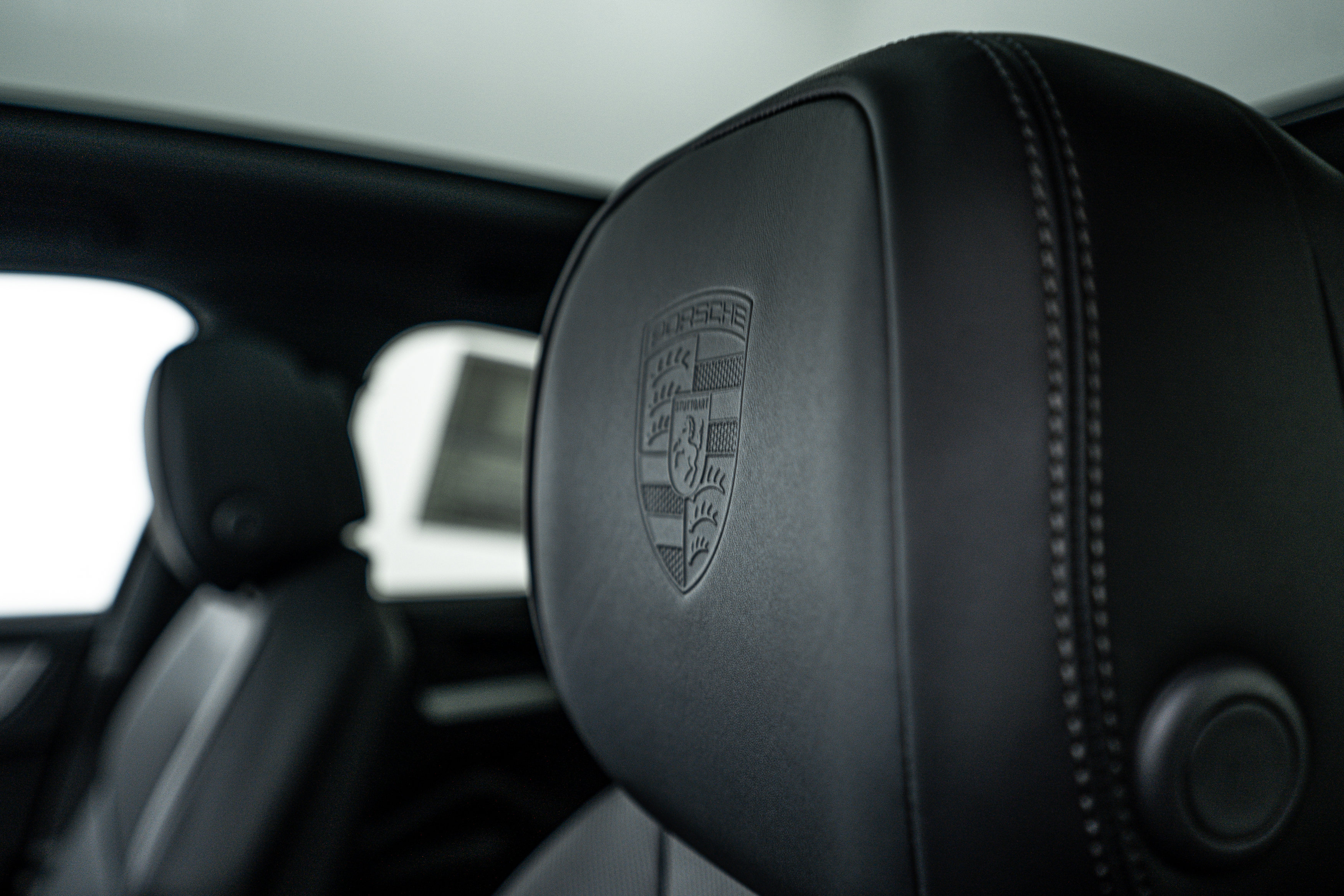 Certified 2025 Porsche Cayenne Coupe image 24