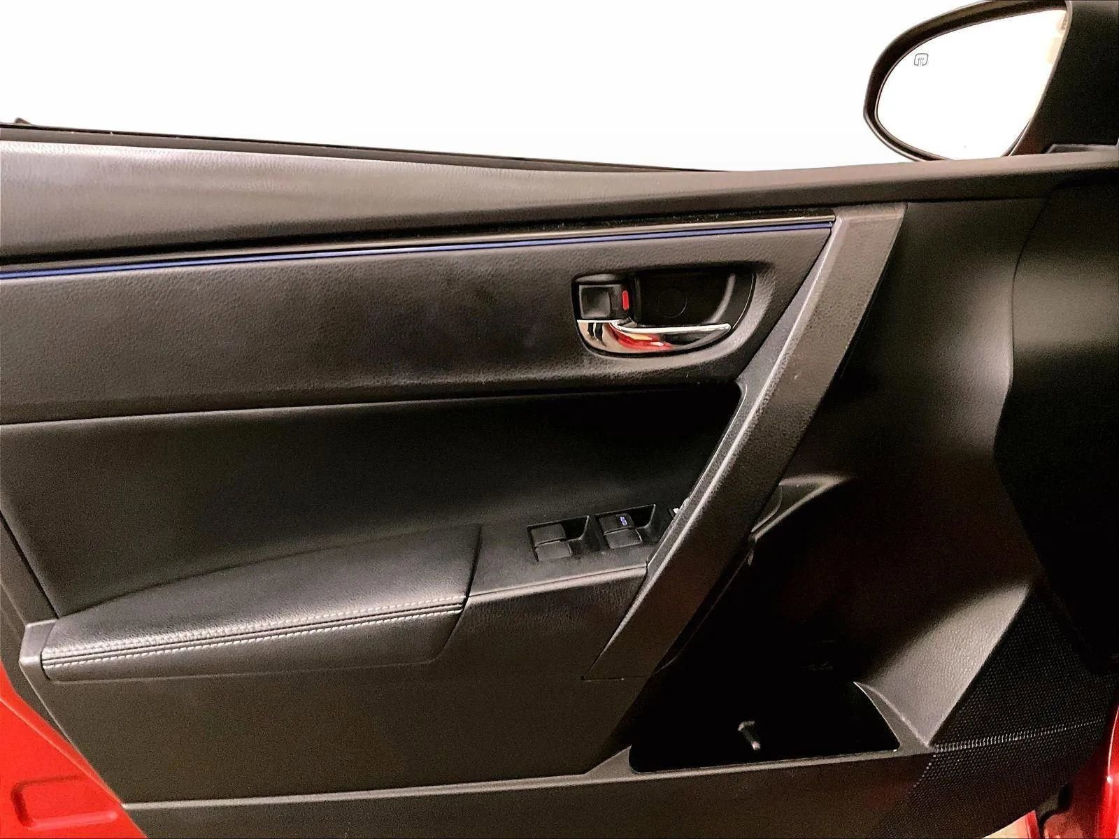 Used 2018 Toyota Corolla SE image 22