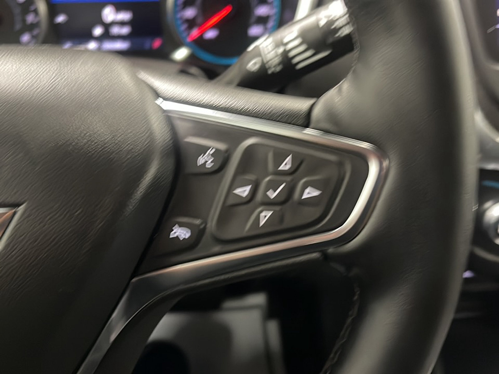 Used 2024 Chevrolet Equinox LT FWD image 7