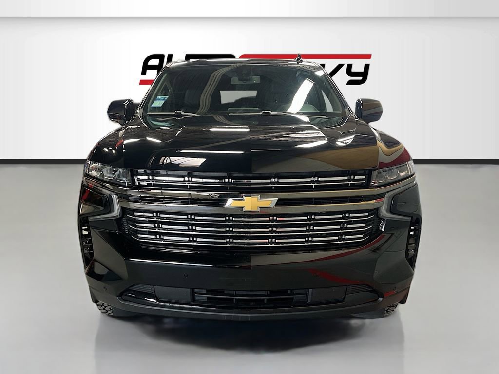Used 2022 Chevrolet Suburban LT image 2