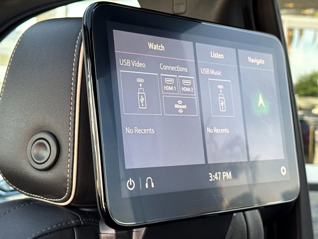 Used 2021 Chevrolet Suburban Premier image 16