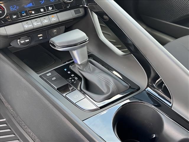 Certified 2025 Hyundai Elantra SEL FWD image 25