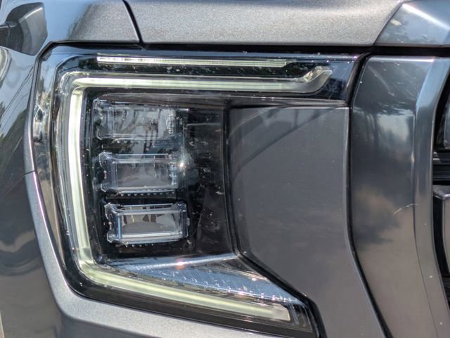 Used 2021 GMC Yukon AT4 AWD/4WD image 10