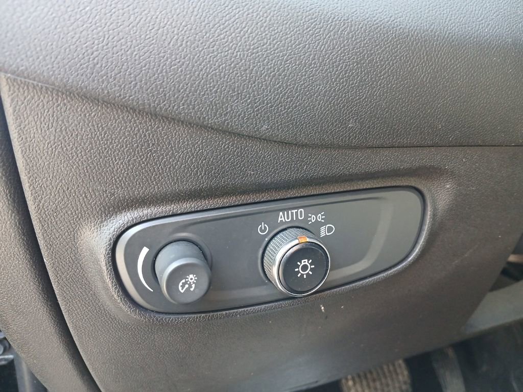 Used 2023 Chevrolet Equinox LT image 19