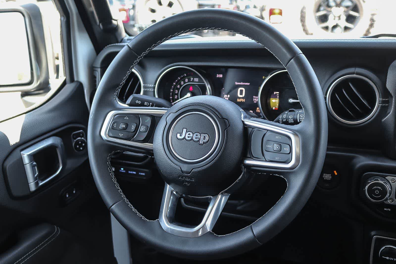 Used 2023 Jeep Wrangler Unlimited Sahara AWD/4WD image 18