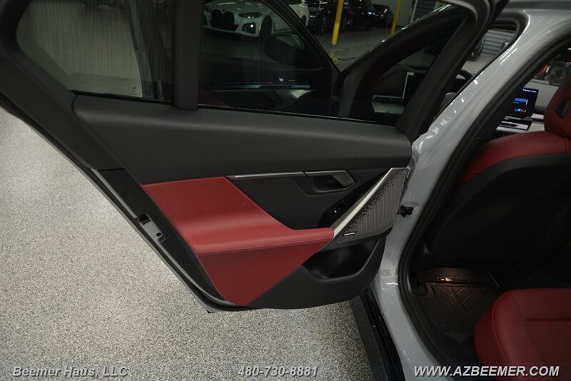 Used 2026 BMW i5 eDrive40 RWD image 35