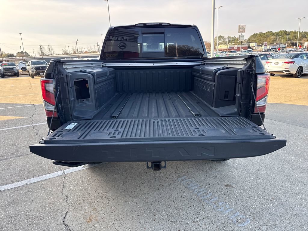 Certified 2021 Nissan Titan Platinum Reserve w/ Moonroof Package image 18