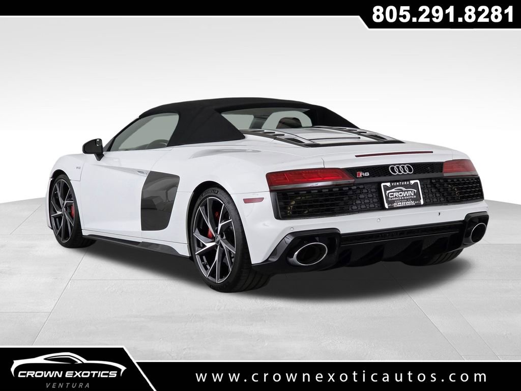 Used 2022 Audi R8 V10 w/ Carbon Exterior Package RWD image 15