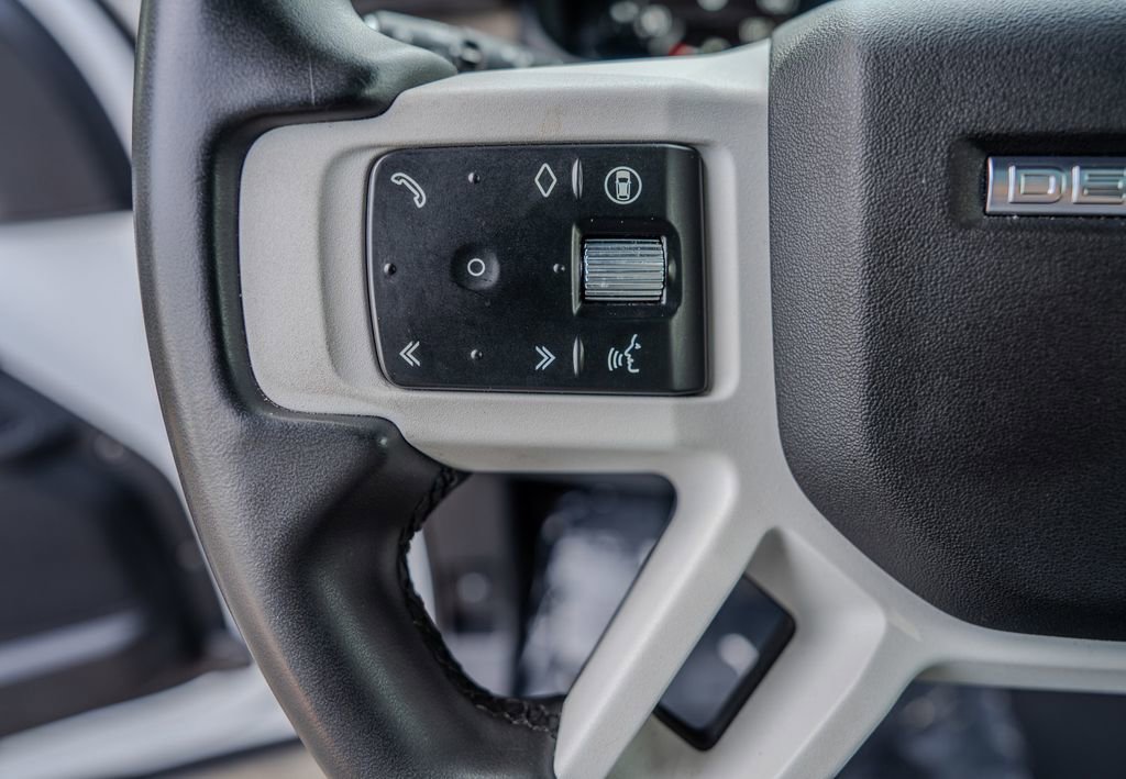 Used 2025 Land Rover Defender 110 S AWD/4WD image 6