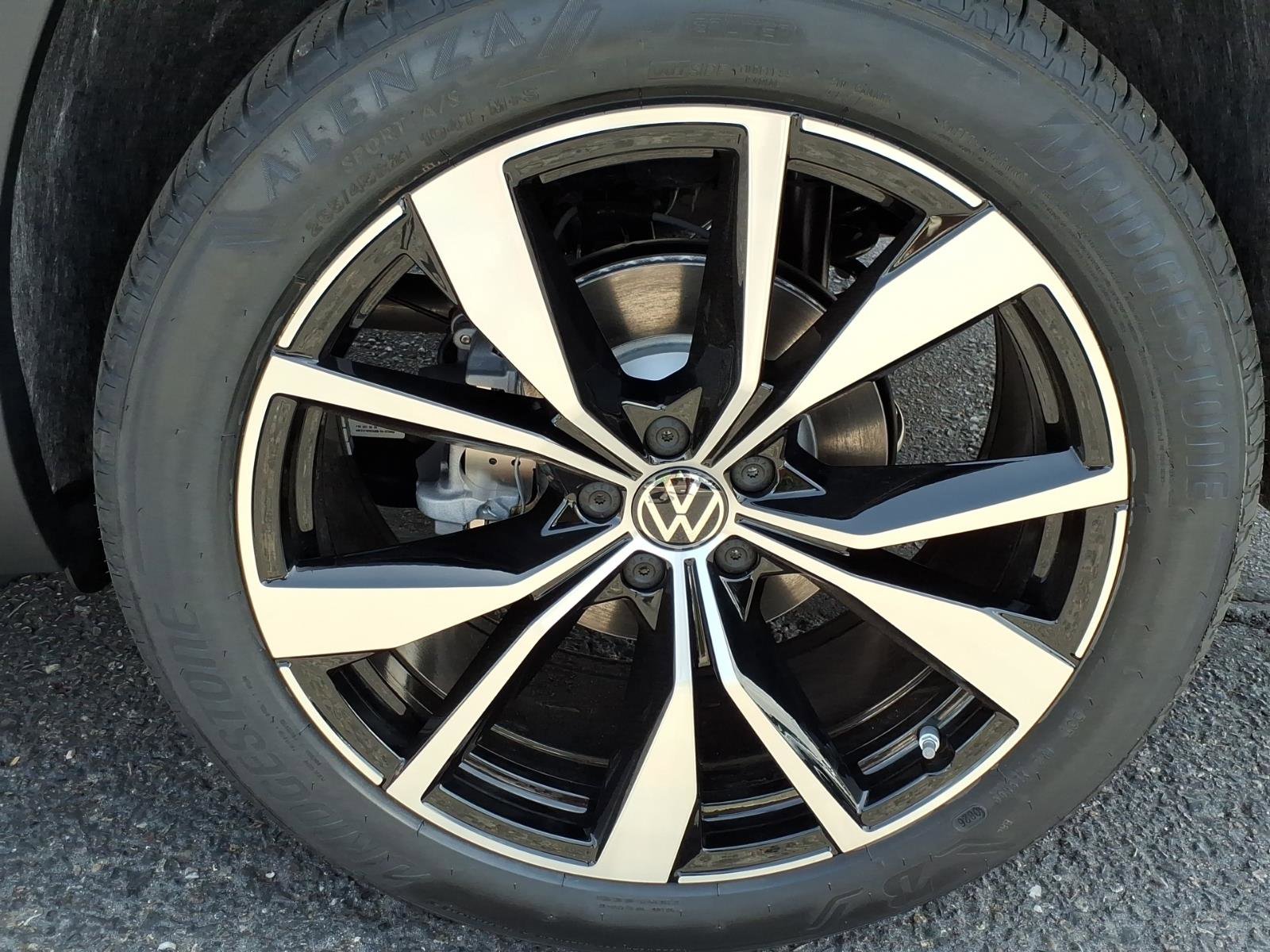 New 2026 Volkswagen Atlas SEL Premium R-Line AWD/4WD image 7
