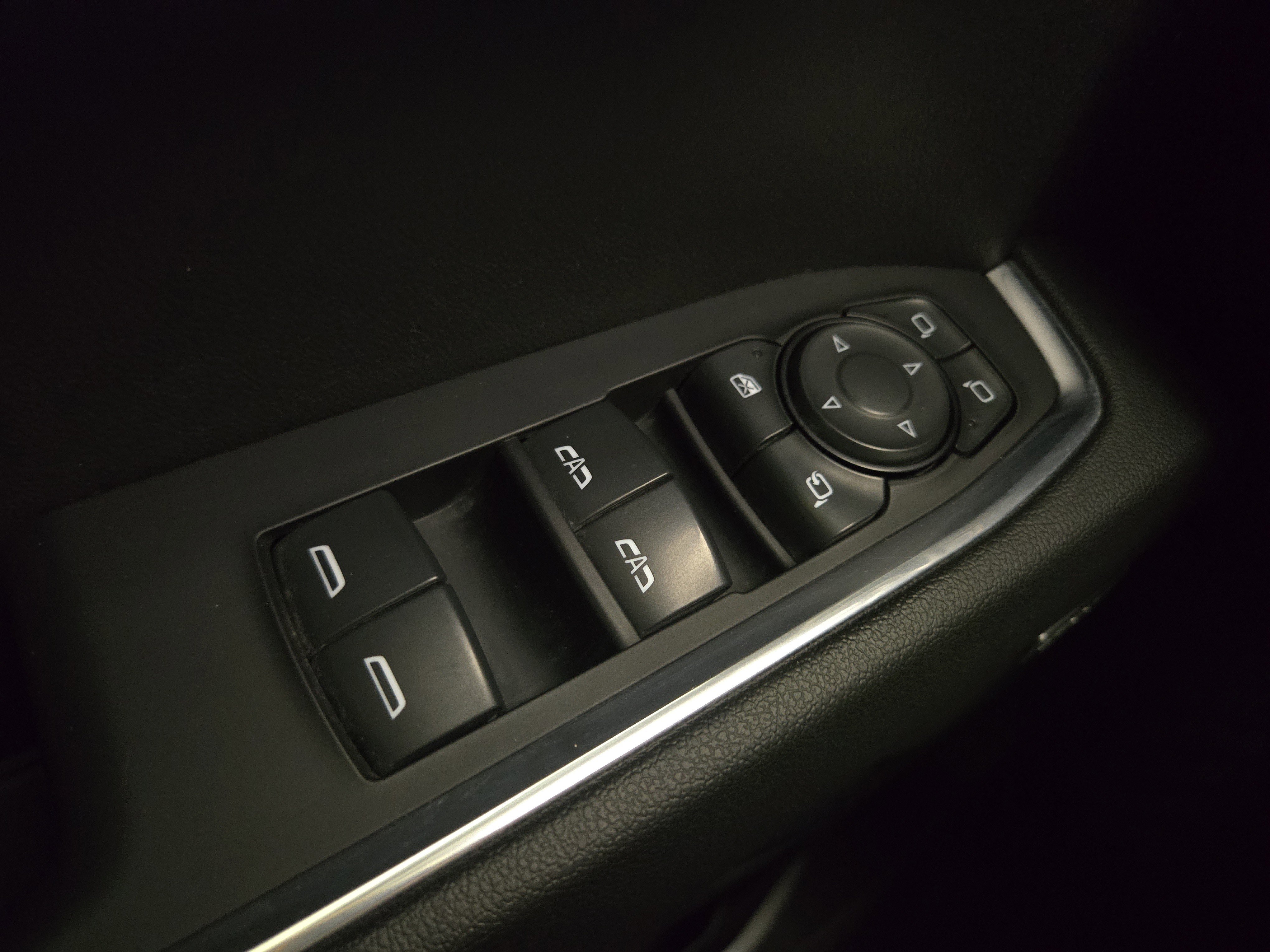 Certified 2023 Chevrolet Silverado 1500 LTZ w/ Technology Package image 26