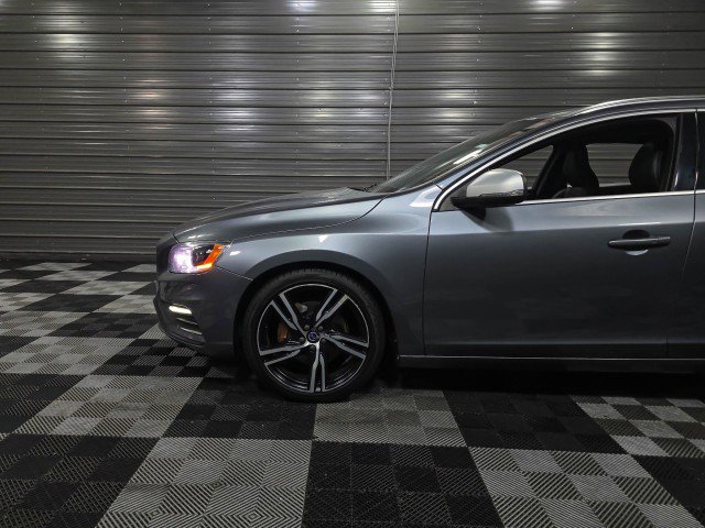Used 2018 Volvo V60 T6 R-Design Platinum image 39