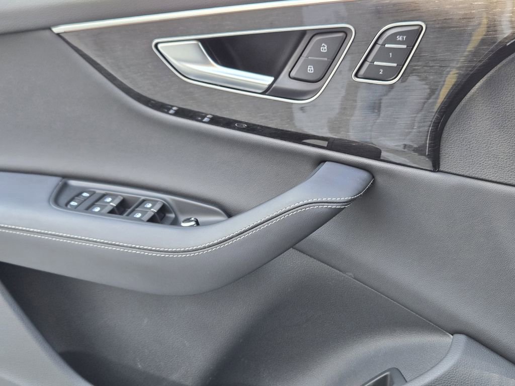 Certified 2025 Audi Q7 3.0T Prestige w/ Prestige Package image 25