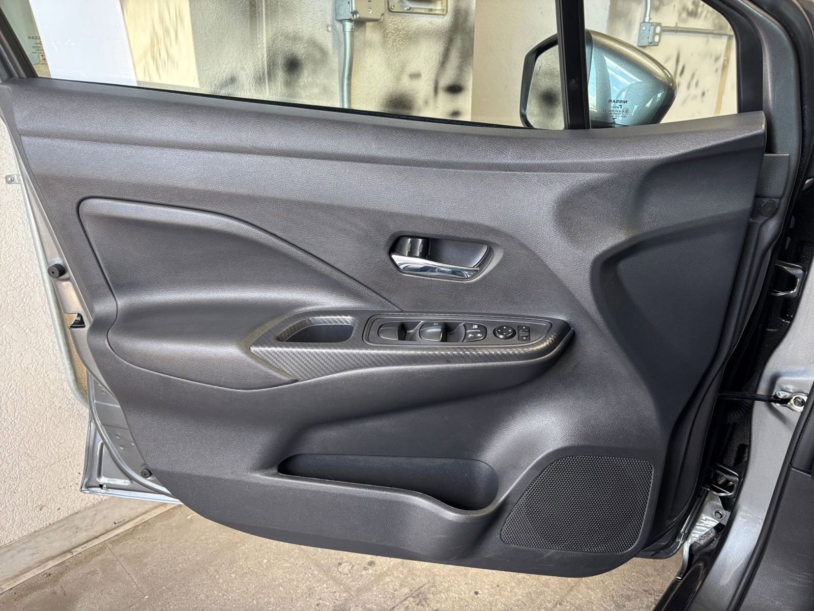 Used 2025 Nissan Versa SV FWD image 18