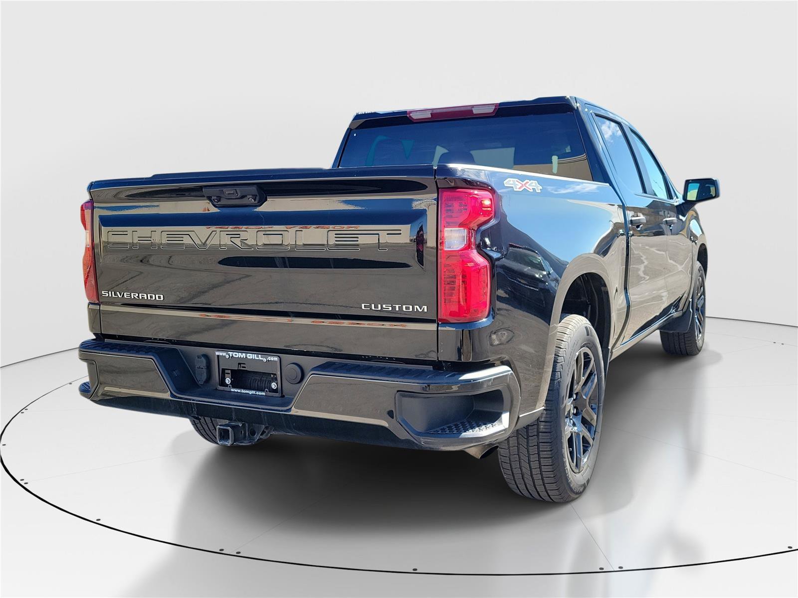 Used 2023 Chevrolet Silverado 1500 Custom image 3