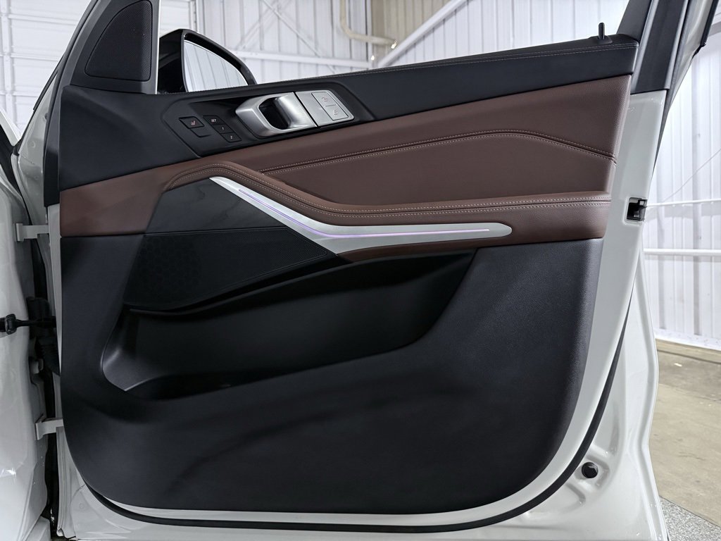 Used 2021 BMW X7 xDrive40i w/ Premium Package 2 image 33