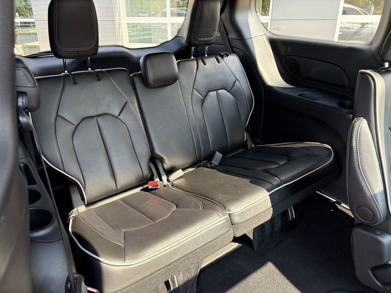 Used 2026 Chrysler Pacifica Limited w/ S Appearance Package FWD image 21