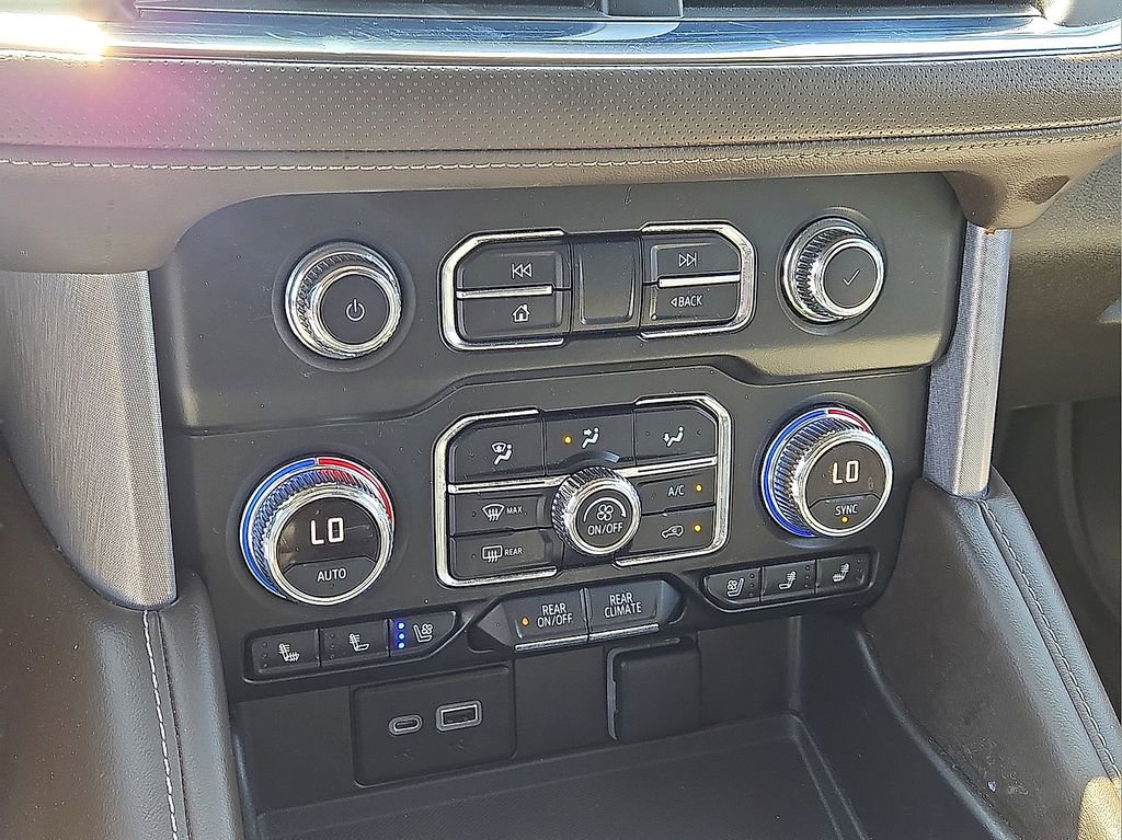 Used 2022 GMC Yukon XL SLT w/ SLT Luxury Package image 30