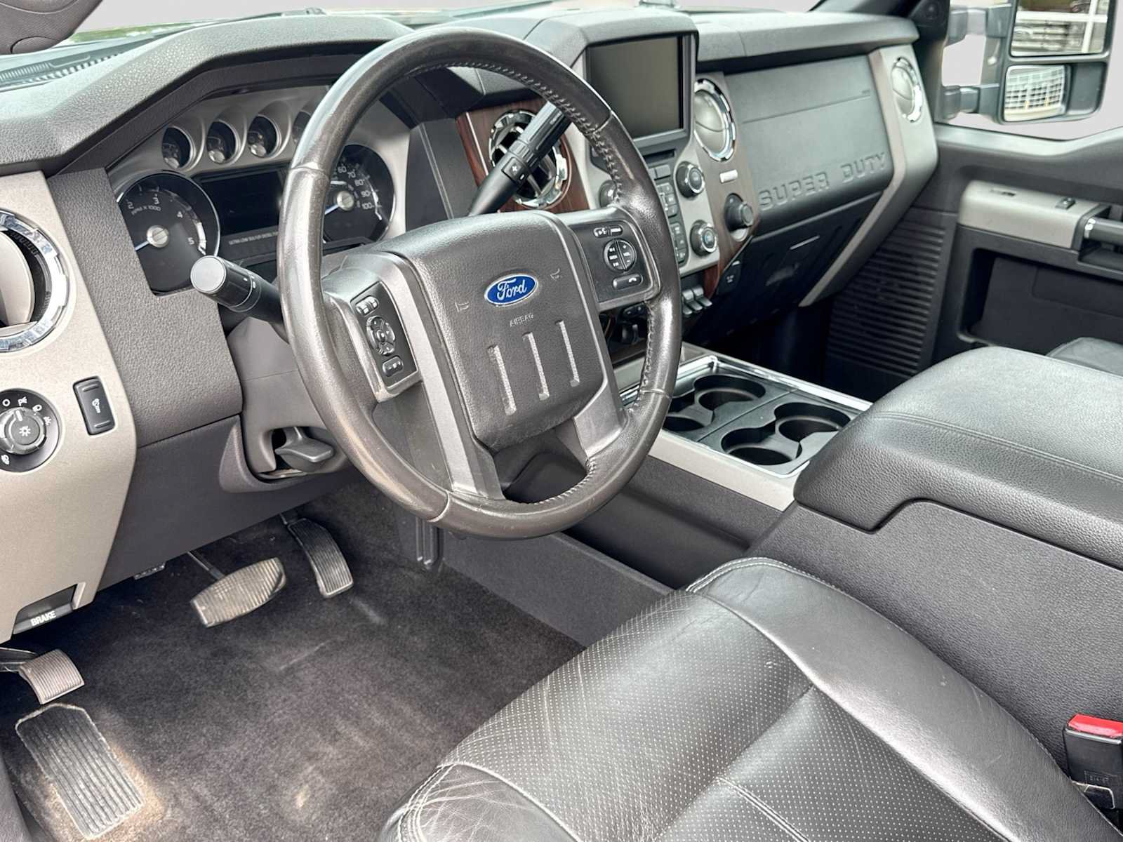 Used 2016 Ford F250 Lariat w/ Lariat Ultimate Package AWD/4WD image 2