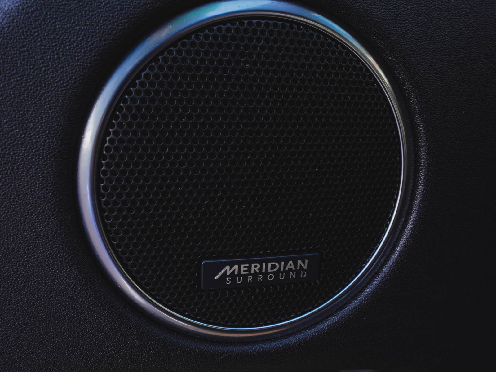 Used 2023 Land Rover Discovery Sport SE R-Dynamic image 11