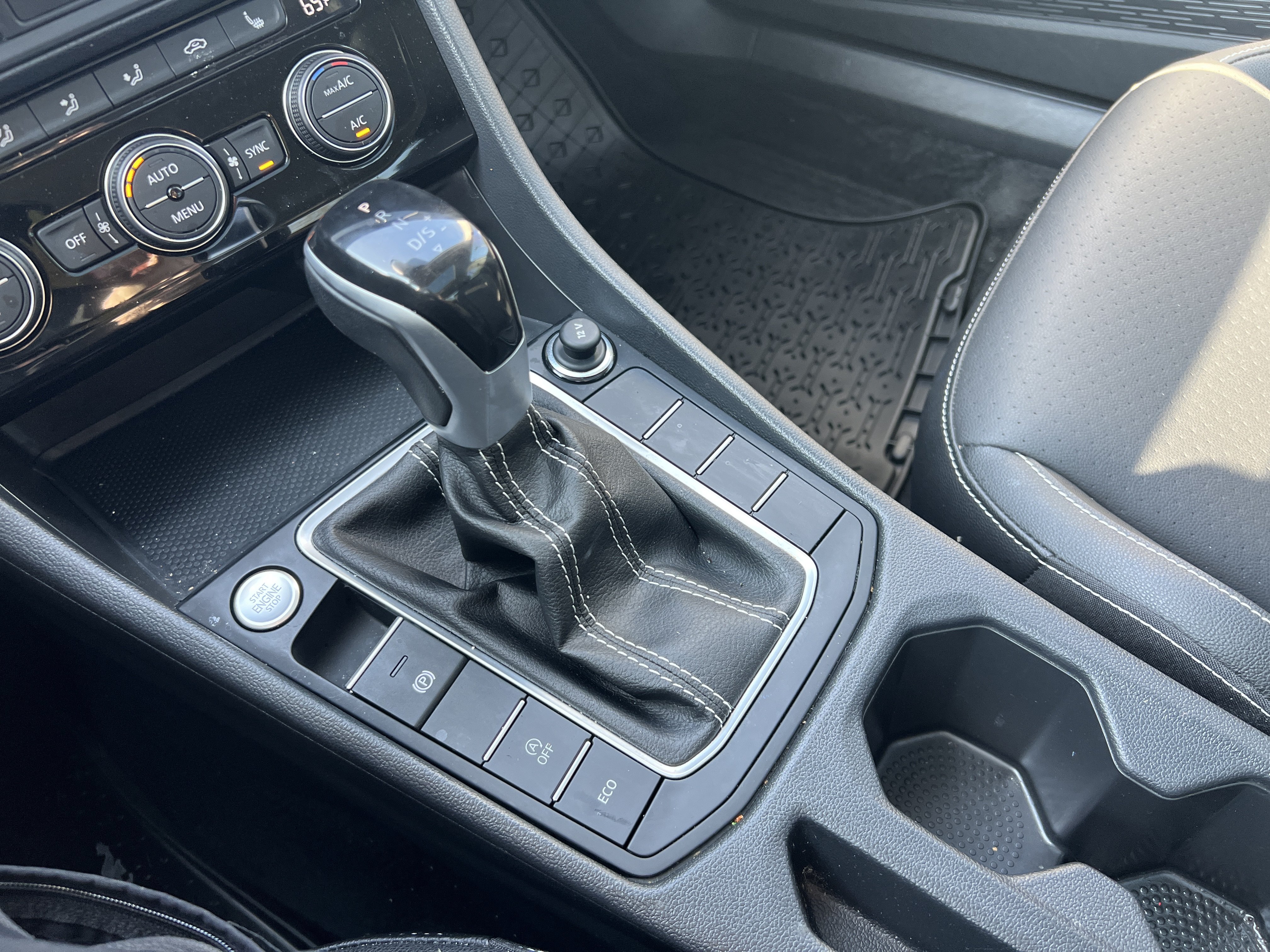 Used 2024 Volkswagen Jetta SE FWD image 21