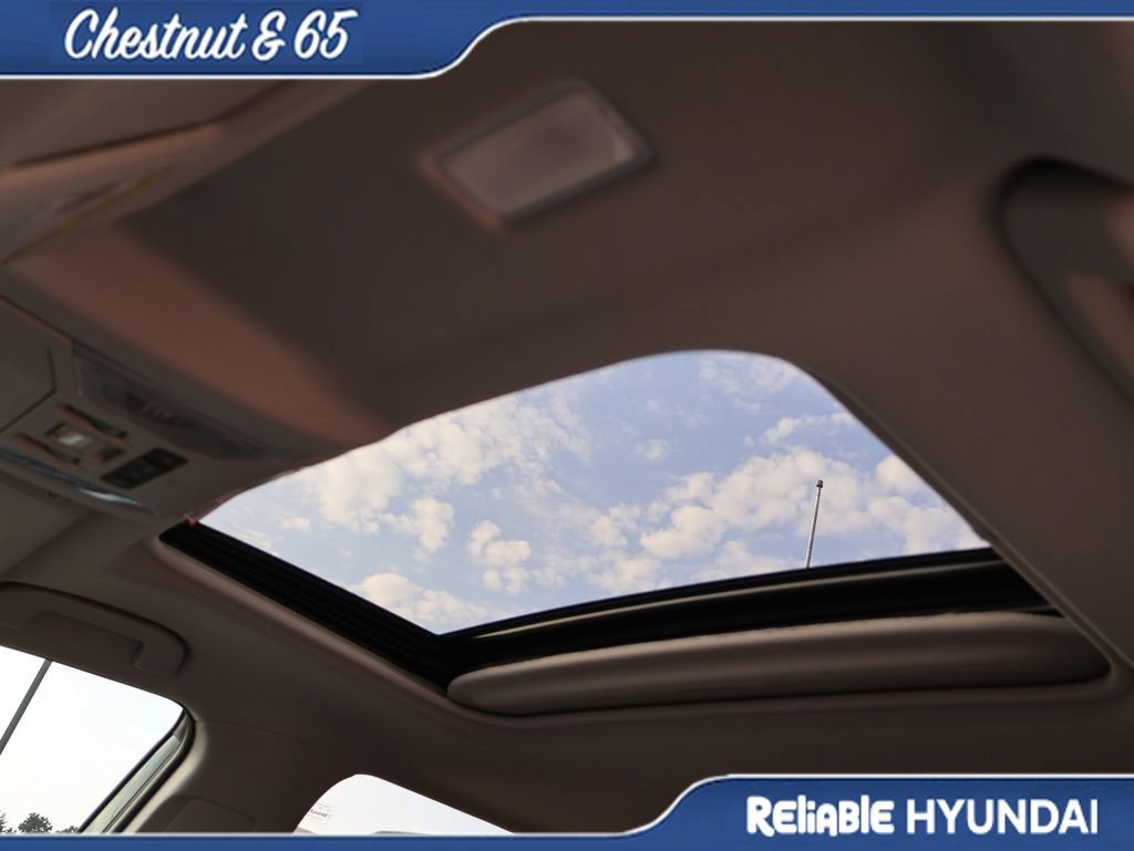 Used 2022 Toyota RAV4 XLE Premium AWD/4WD image 26