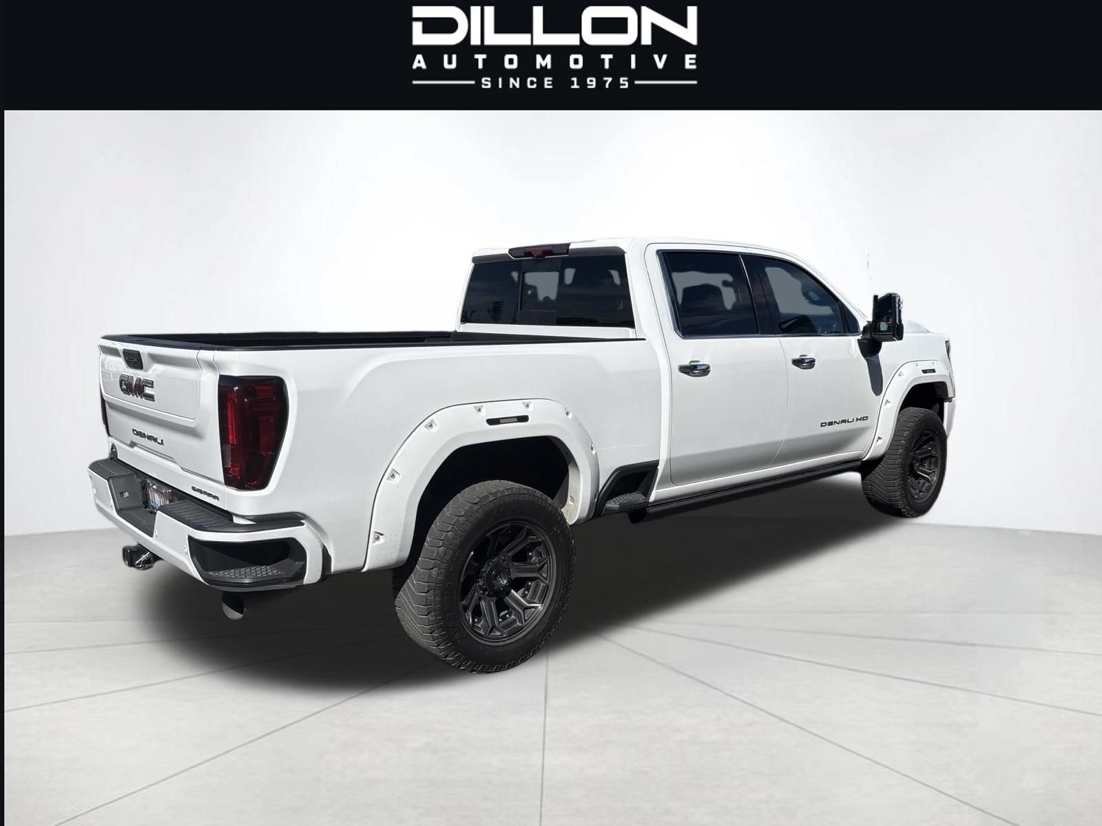 Used 2023 GMC Sierra 3500 Denali w/ Denali Ultimate Package AWD/4WD image 2