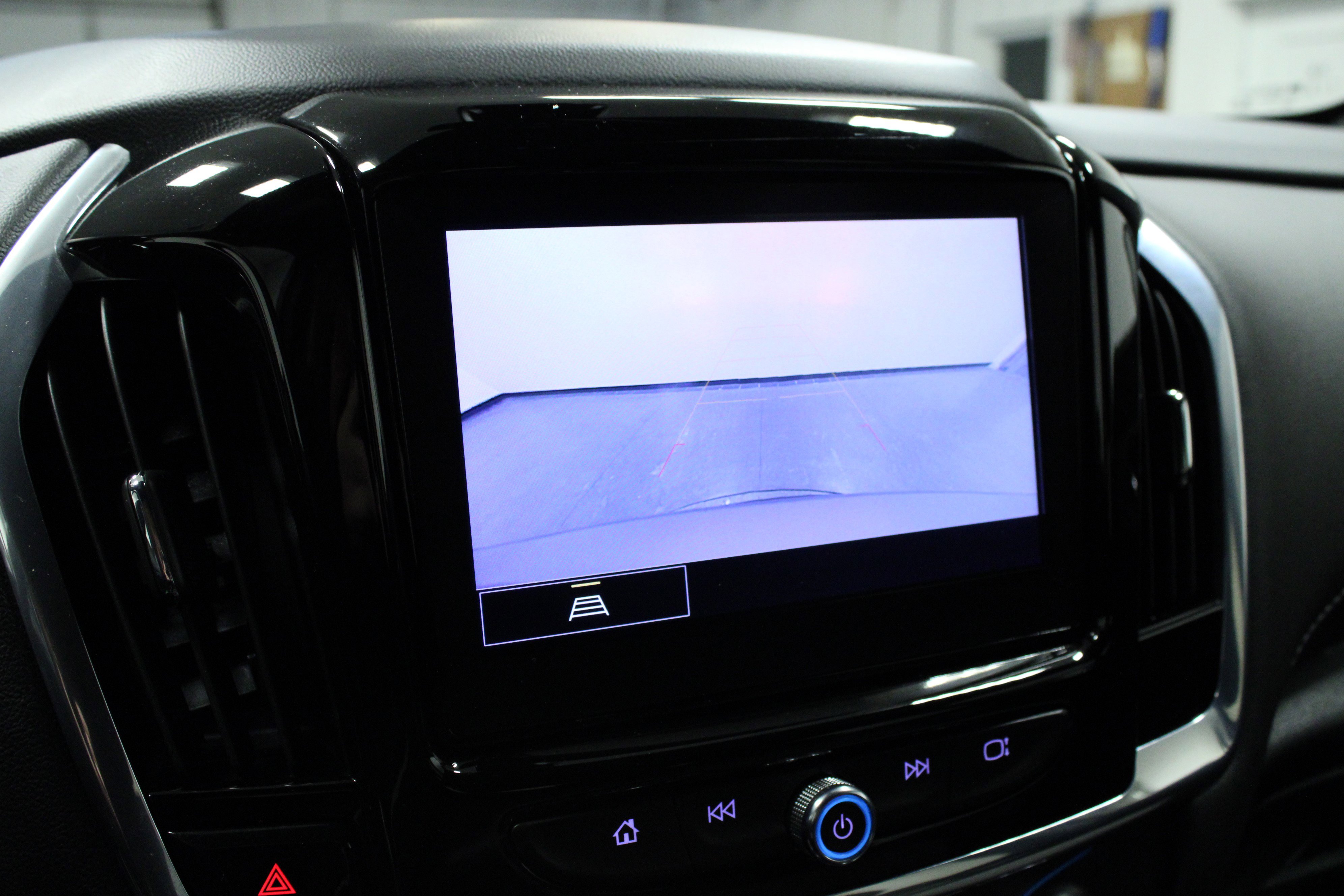 Used 2023 Chevrolet Traverse LT image 26